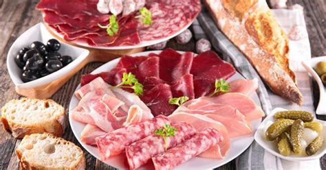 Other good food sources of nitrates include. List of Foods That Have Sodium Nitrate | LIVESTRONG.COM
