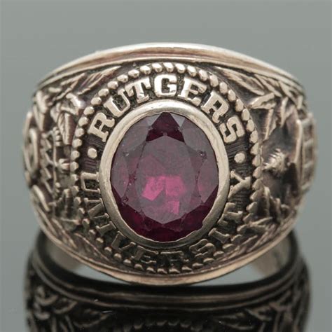 Vintage Rutgers University 10k Yellow Gold Class Ring Featuring Synthetic Ruby Ebth
