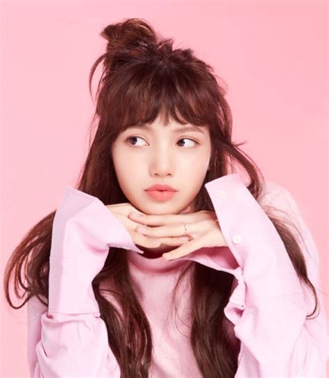 Lisa Black Pink Photo