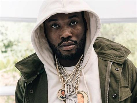 Watch my life throughout all the ups and downs it's amazing tho 🏆 from the bottom @dreamchasers meekmill.lnk.to/middleofitvideo. Meek Mill Out Of Solitary Confinement At New Prison | HipHopDX