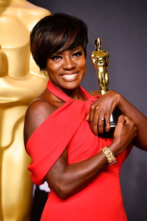 Viola Davis Wins 2017 Oscar For Actress In A Supporting Role Oscar Winners 2017 Oscars 2017