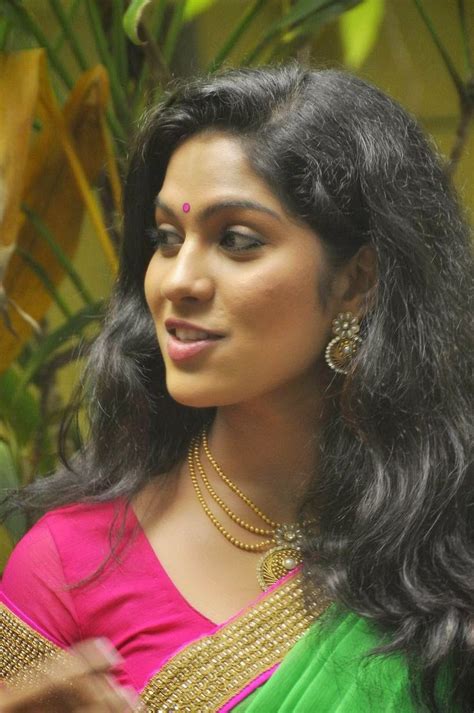 Actress Hd Gallery Swasika Tamil Movie Actress Latest Photo Stills In
