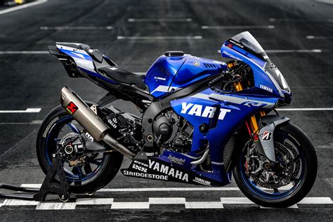 Niccolò canepa riding his yamaha r1 during the suzuka 8 hours practice in 2017. 2019 Suzuka 8 Hours Special Website | Yamaha Motor Co., Ltd.