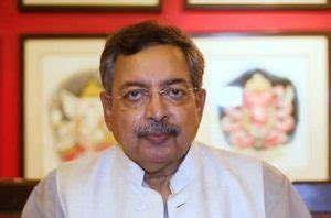 Dessutom fick han engelsk litteratur från hansraj college, university of delhi. Vinod Dua Age, Wife, Daughter, Family, Biography, Affairs ...