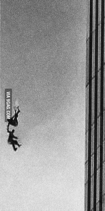 911 Two People Holding Hands After Jumping 9gag