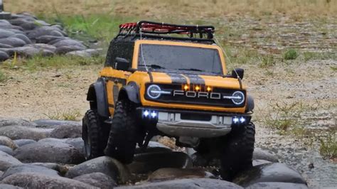 Ford Bronco Raptor 110 Scale Rc Suv Looks And Drives Like The Real Deal