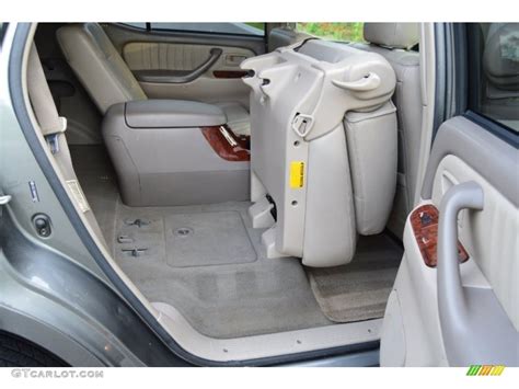 2006 Toyota Sequoia Limited Rear Seat Photos
