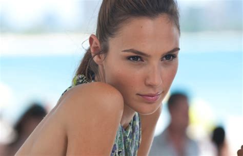 Gal Gadot Fast And Furious Cast Babe Flaunts Assets I Vrogue Co