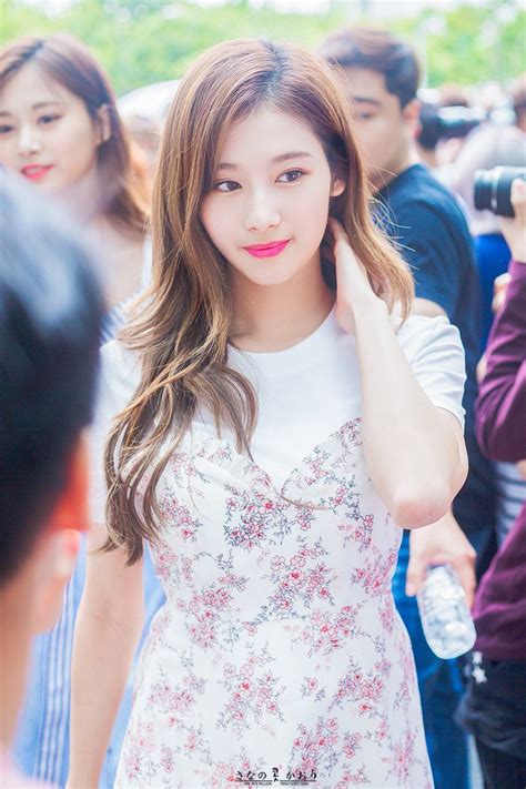 This Is How TWICE Sana Looks In Real Life! | Daily K Pop News