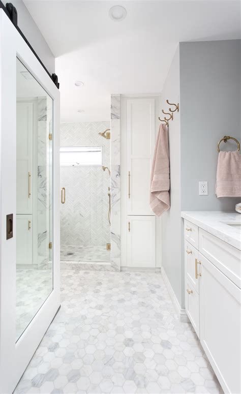 10 Bathroom With Hexagon Tile Floor