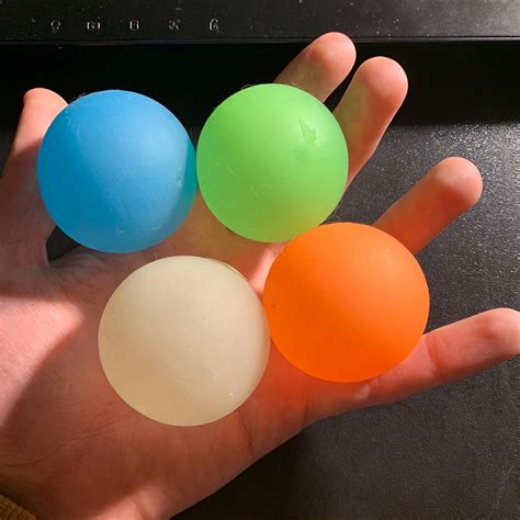 4pcs Sticky Wall Balls Ceiling Balls Squishy Ball Glow Stress Relief