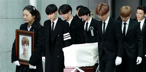 Jonghyuns Funeral Attended By His Shinee Bandmates Jonghyun Kim
