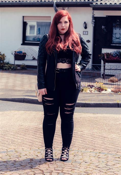 outfit crop top and high waist edgy outfits curvy outfits plus size grunge