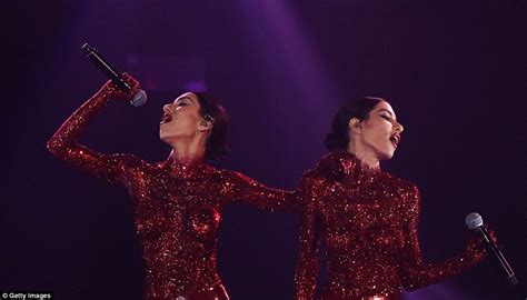 Aria Awards 2016 The Veronicas Sing Topless And Covered In Glitter Daily Mail Online