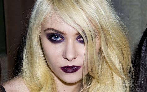 Taylor Momsen Full Hd Wallpaper And Background 1920x1200 Id646125