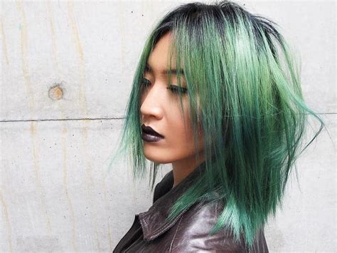 20 Wildest Emerald Green Hairstyles For Young Women Hairstyle Camp