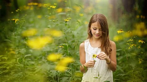 2560x800px Free Download Hd Wallpaper Nature Flowers Little Girl