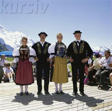 Folklore Der Schweiz Traditional Costumes Switzerland License This
