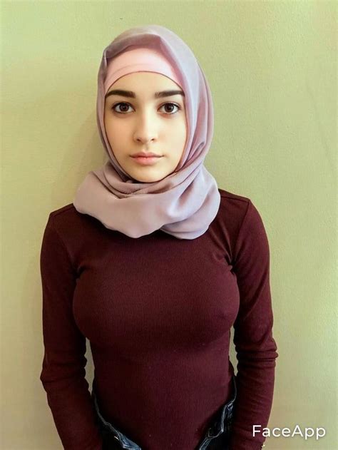 Pin Oleh Sova Anima Di Hijaab 34 Di 2021 Gaya Hijab Gadis Cantik Asia Wanita