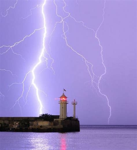 Amazing Photoss Of Lightning Strikes That Will Run Shiver Down Your