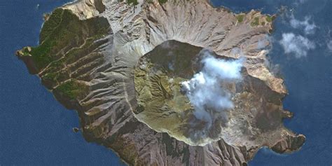 At Least 1 Injured After White Island Volcano In New Zealand Erupts