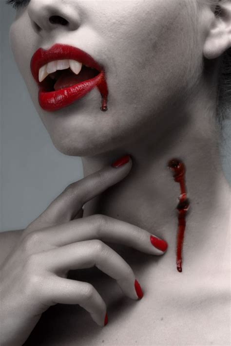 How To Take A True Blood Inspired Vampire Selfie Halloween Costumes Blog