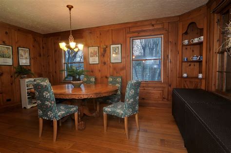 Nice Room Without Having To Paint The Paneling Knotty Pine Decor