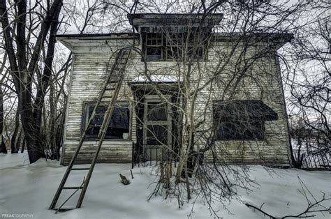 Photo Essay 25 Abandoned Houses From Across Ontario Huffpost Canada