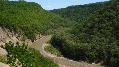A 16 Year Old Girl Died After Falling Off A Ledge At New Yorks Zoar