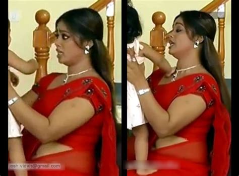 Tamil Tv Actress Devipriya Navel Show In Saree Hot Caps