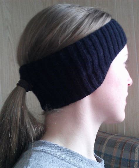 Free Knitting Pattern For Earwarmer With Ponytail Opening Knit
