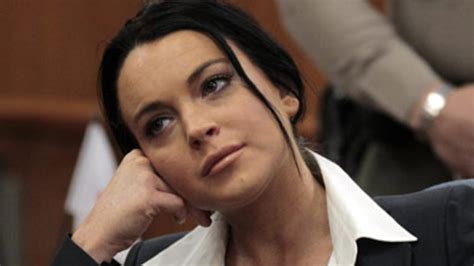 Lohan Muss Nun Fußfessel Tragen