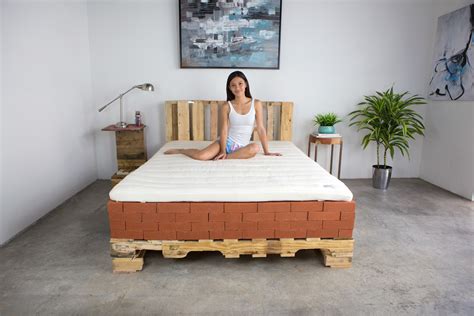 Here are the most comfortable mattress toppers that have been meticulously categorized by our sleeping expert testers: Kloudes Comfortable Mattress Topper » Gadget Flow