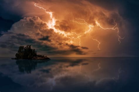 2640x1760 Irregular Zigzag Ocean Thunderstorm Sky Reflection