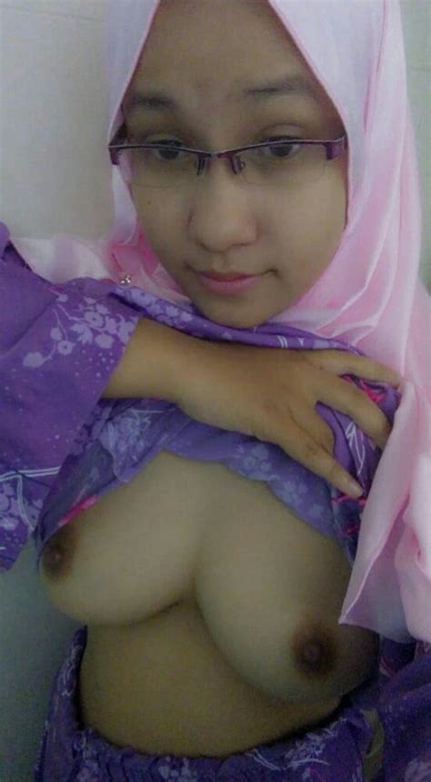 Tumblr O8uza6r81x1ua67gzo1 500  Porn Pic From Pretty Hijab Indo Malay 2 Boobs Sex Image