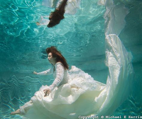 Underwater Fashion Wedding Dress 02 Michael Harris Photography