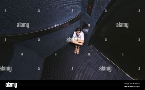 Trapped Woman In Distress Hi Res Stock Photography And Images Alamy