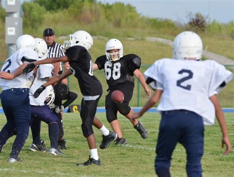 Middle School Football Rivals Face Off At Hood Stadium Article The