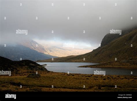Low Clouds Over Llyn Idwal Snowdonia North Wales Stock Photo Alamy