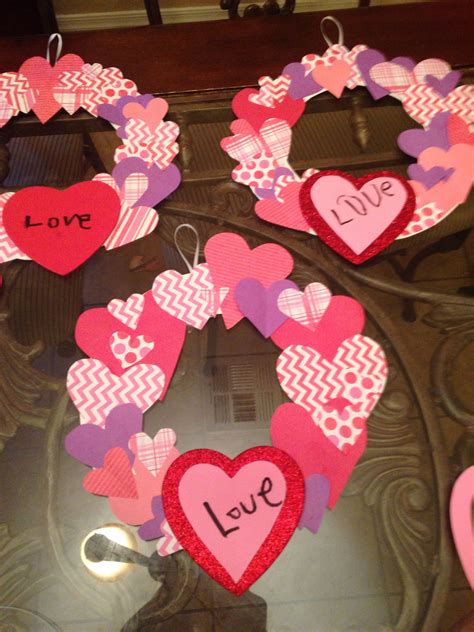 Valentines Day Wreath Daycare Craft I Used Scrap Paper Thick Paper