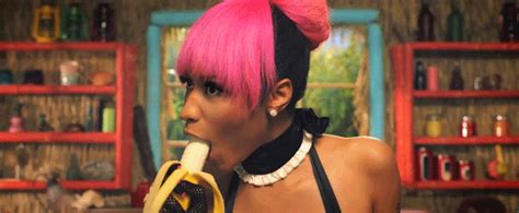 Watch Nicki Minajs Anaconda Workout In 14 Booty Ful