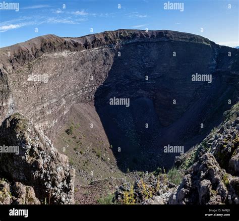 Vesuvius Crater Hi Res Stock Photography And Images Alamy