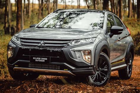 mitsubishi eclipse cross получил две спецверсии sport и вседорожный outdoor