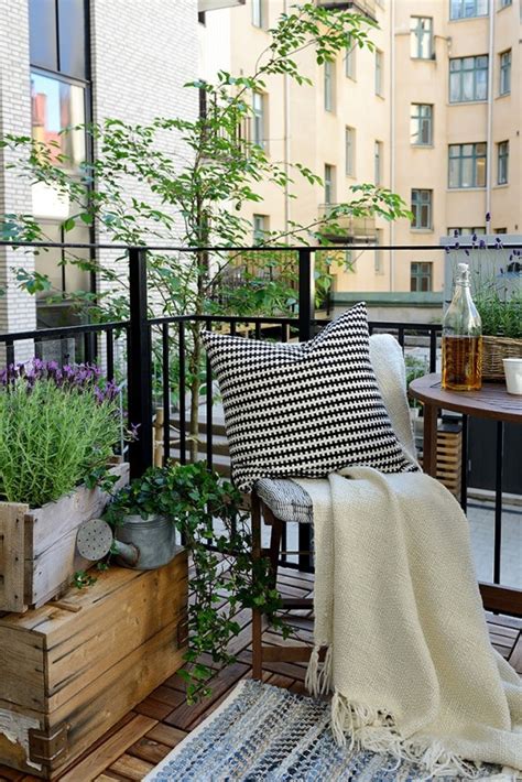 31 Creative Yet Simple Summer Balcony Décor Ideas To Try
