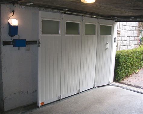 Les portes de garage sectionnelles. Les portes de garage sectionnelles latérales : une ...