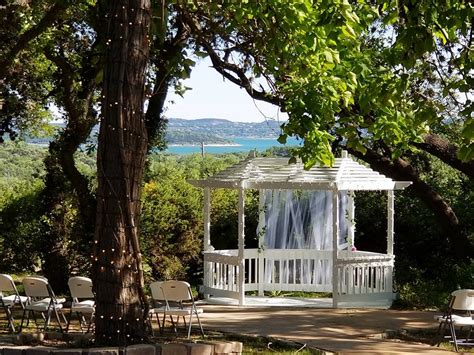 Set in canyon lake in the texas region, cabin sweet cabin has a terrace and garden views. Canyon Lake Cabins & Cottages | San Antonio Weddings