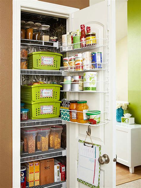 This guide offers kitchen storage ideas that can help you take better control of your kitchen, with organizing tips and useful products to keep everything in the kitchen in its place. 20 Modern Kitchen Pantry Storage Ideas | HomeMydesign