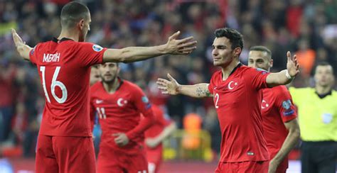 Düğün töreninin 2019 yılının yaz aylarında yine almanya'da yapılacağı bildirildi. Kaan Ayhan milli takım kampından ayrıldı