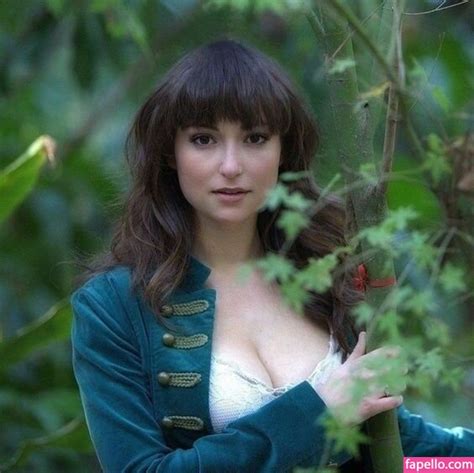 AT T Girl Milana Vayntrub Https Nude Leaked Photo 275 Fapello