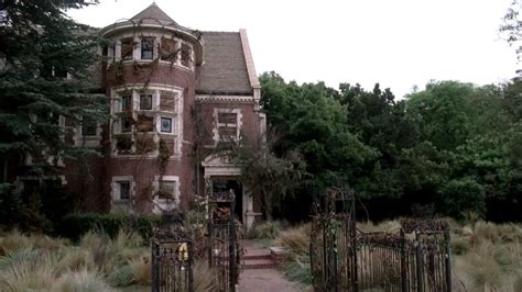 The Owners Of The Ahs Murder House Are Suing The Brokers That Sold It